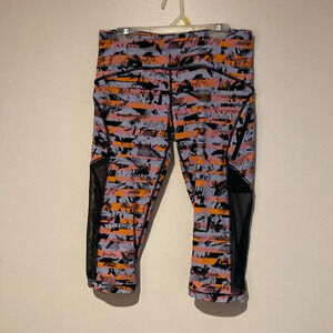 Lululemon crop speed ups women size 6